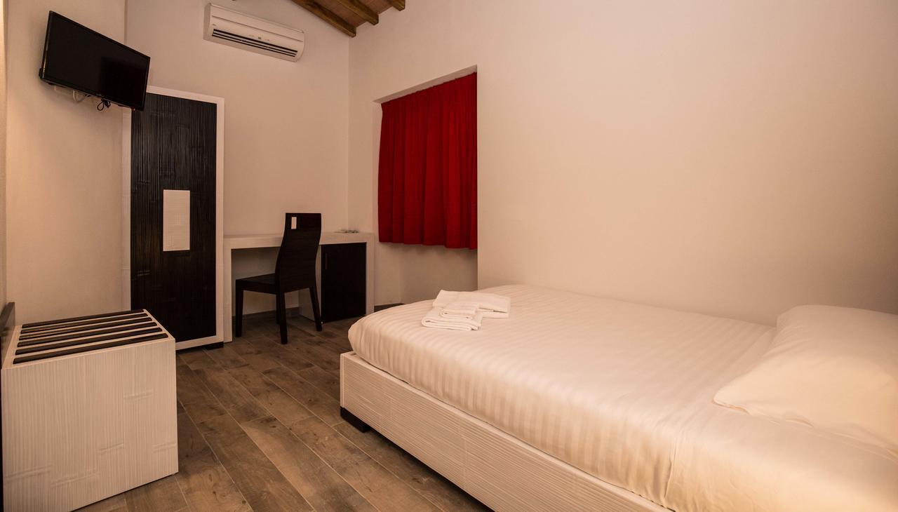 קלנצאנו Hotel Villa Bartolini מראה חיצוני תמונה